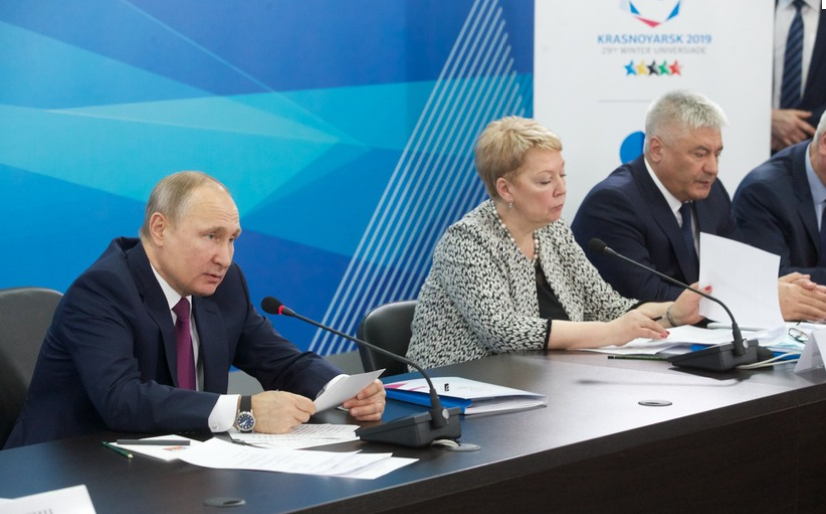Не необходимо смешивать подготовку Универсиады в Красноярске со скандалами вокруг спорта — Путин