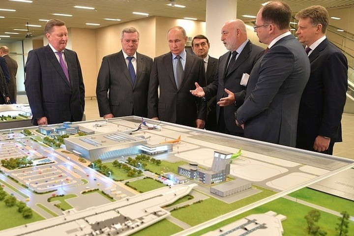 Путин осмотрел новый аэропорт «Платов» в Ростове-на-Дону