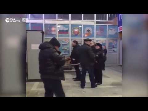 Родственники пассажиров разбившегося Ан-148 собрались в аэропорту Орска