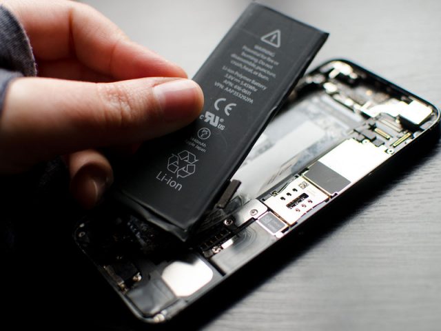Apple оплатит собственникам iPhone замену аккамуляторных батарей