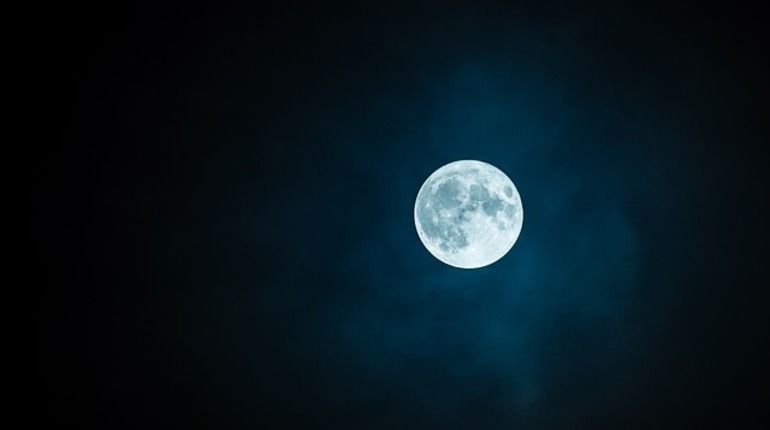 Луна на передержке: в начале весны над землей будет два полнолуния