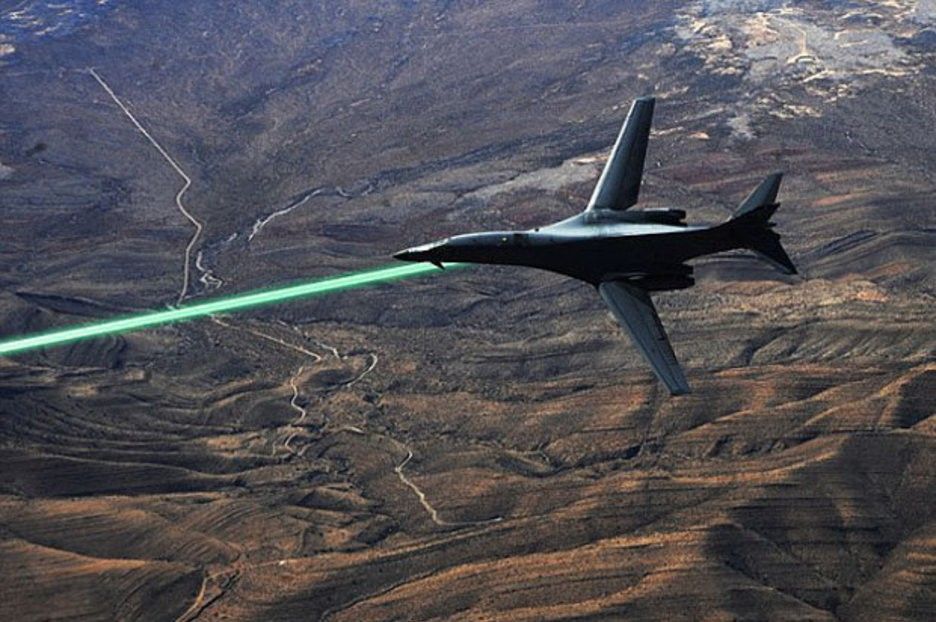 В РФ создают самолет с лазерной пушкой, ослепляющей оптику противника
