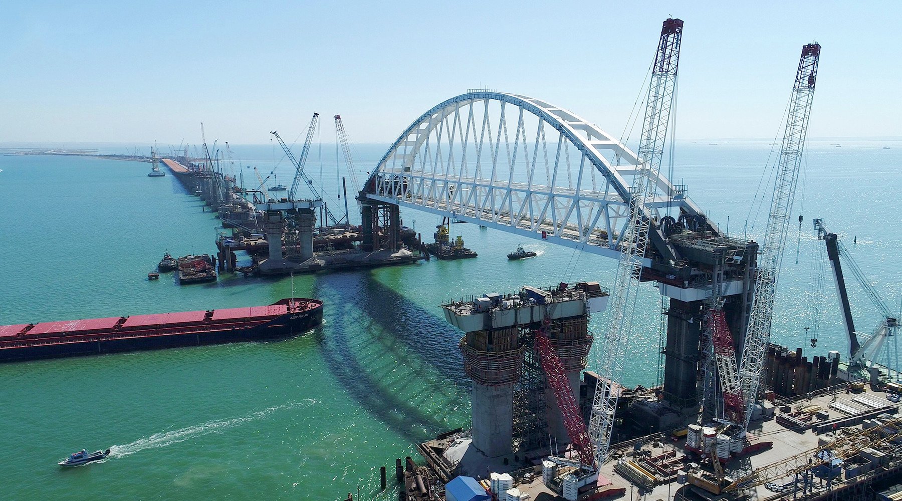 Соколов: вопрос заблаговременного открытия Крымского моста рассмотрят после пика непогоды