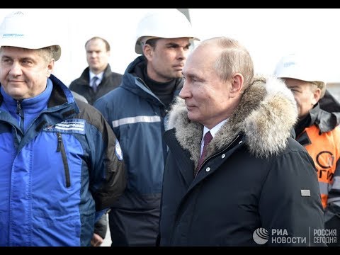 Путин посетил Крымский мост