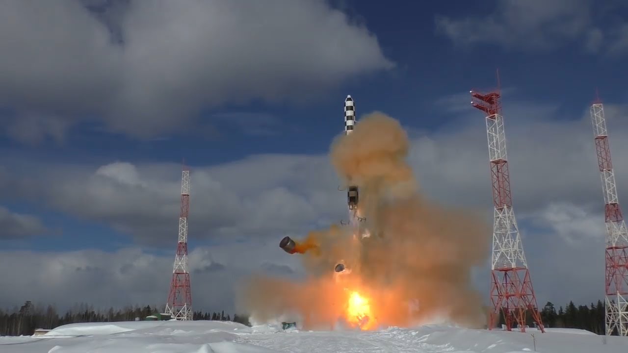 Минобороны показало испытания тяжелой межконтинентальной баллистической ракеты «Сармат»
