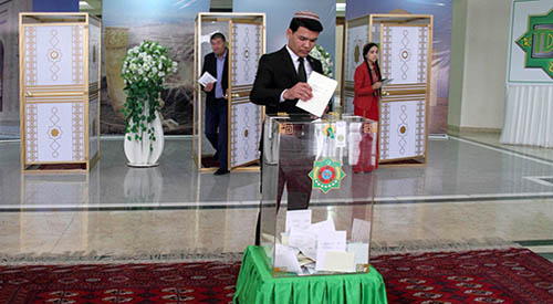 На выборах в парламент Туркмении за 4 часа проголосовали почти 50% избирателей