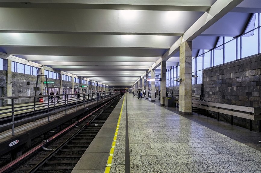 Метро Петербурга в ночь на 23 февраля продлит работу из-за болельщиков