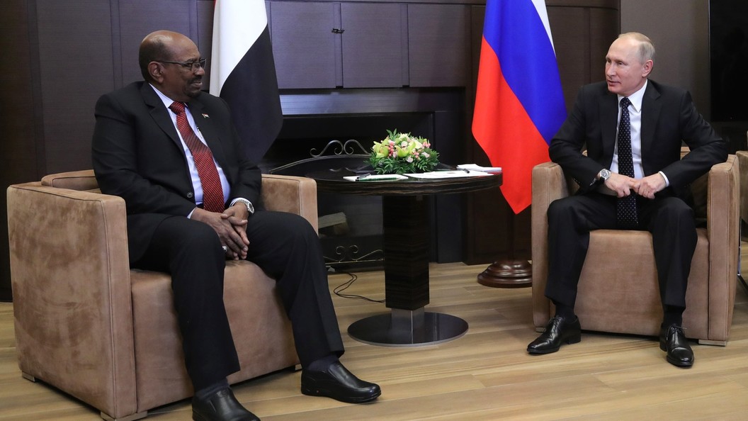 Песков подтвердил информацию о приглашении В.Путина в Судан