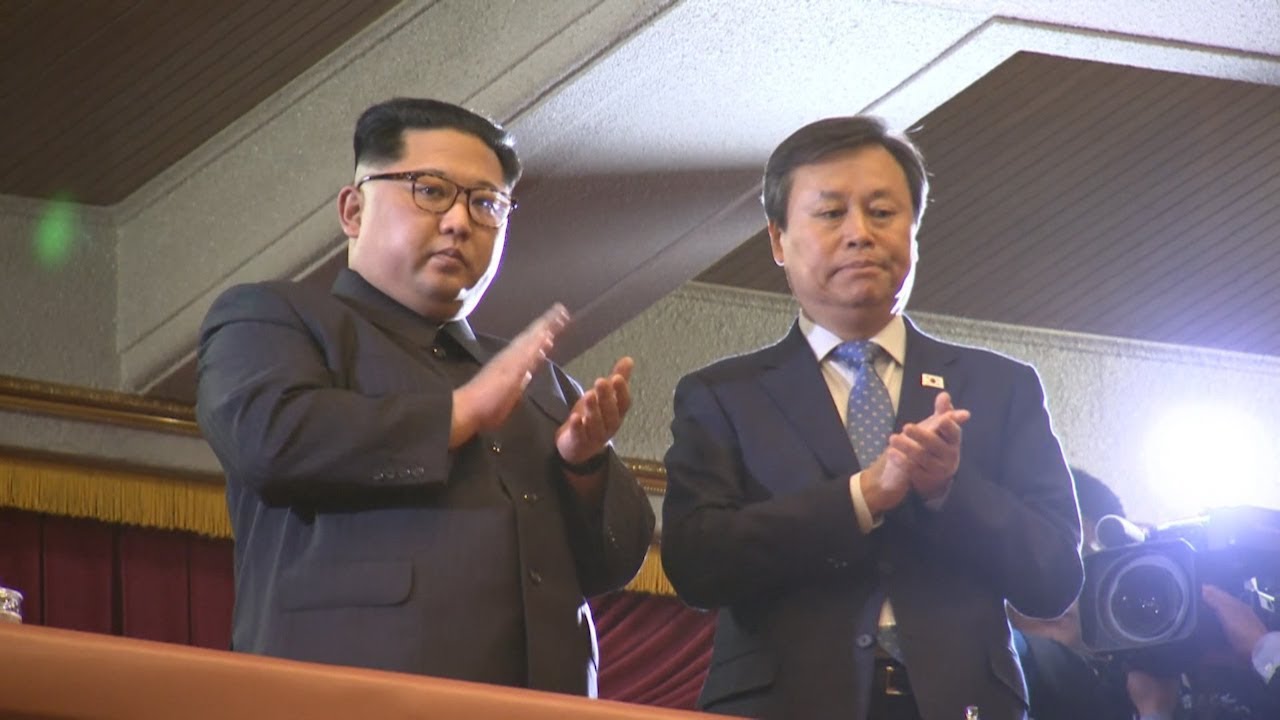 Ким Чен Ын посетил концерт южнокорейских музыкантов