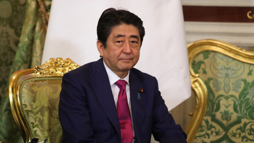 Премьер-министр Японии вылетел в США для встречи с Дональдом Трампом