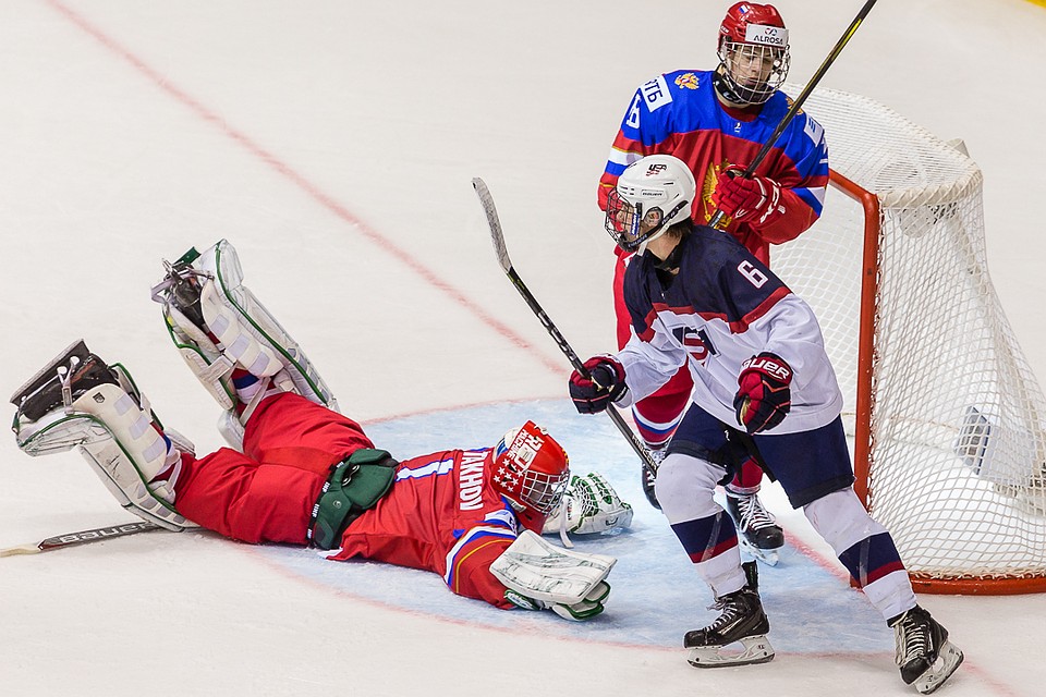 Юниорская сборная РФ уступила США в ¼ финала чемпионата мира