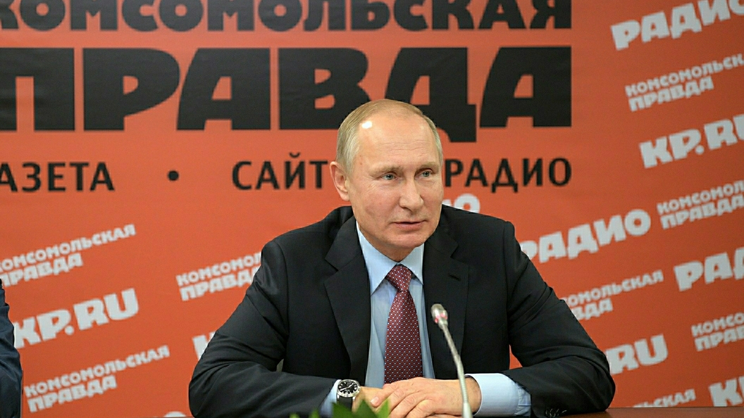 Путин поручил защитить мед. персонала и продвигать прививки