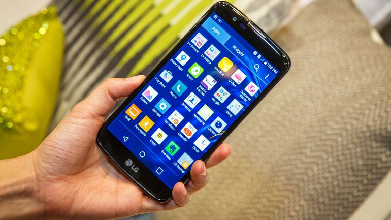 В web-сети появились данные о новом телефоне LG K30 с NFC