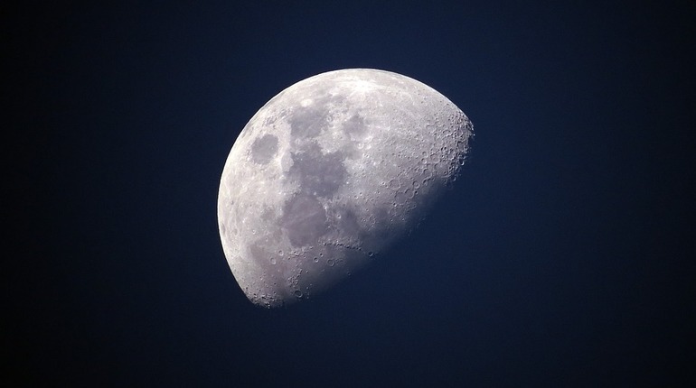 Запуск первой русской миссии на Луну могут отложить на два года