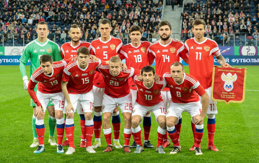 Сборная Российской Федерации по футболу улетела в Австрию