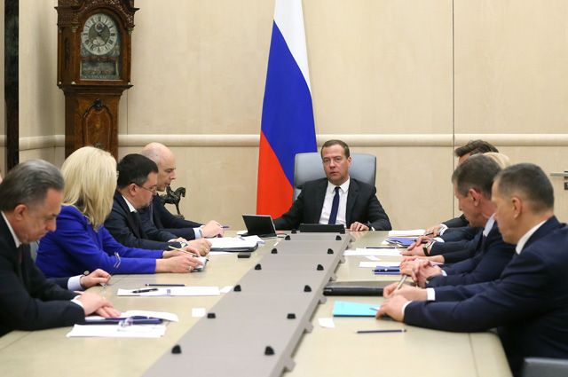 Медведев распределил обязанности между новыми вице-премьерами