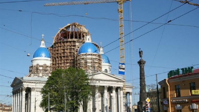 Патриарх Кирилл освятил отреставрированный Измайловский храм в Петербурге
