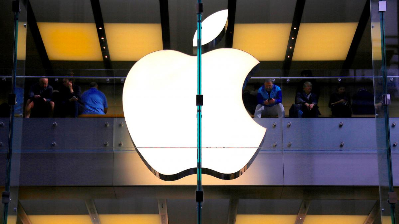 Apple сократила заказы на компоненты iPhone. Тревожный знак для акций