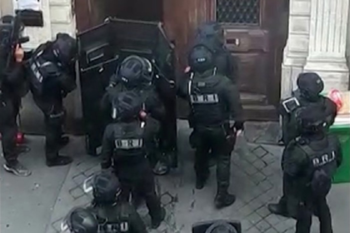 В столице франции освободили заложников