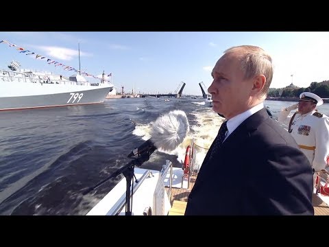 Путин поблагодарил моряков ВМФ за службу