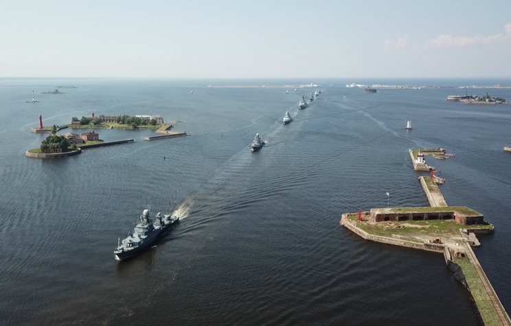 Показались корабли: репетиция парада ко Дню ВМФ прошла ночью в Петербурге