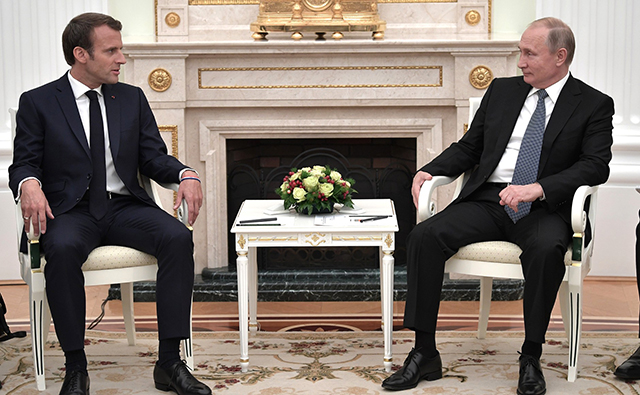 Путин и Макрон считают нужной помощь жителям сирийской Гуты