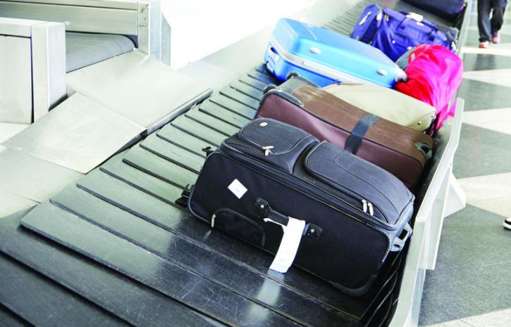 Минтранс предлагает исключить дамские сумочки и портфели из ручной клади