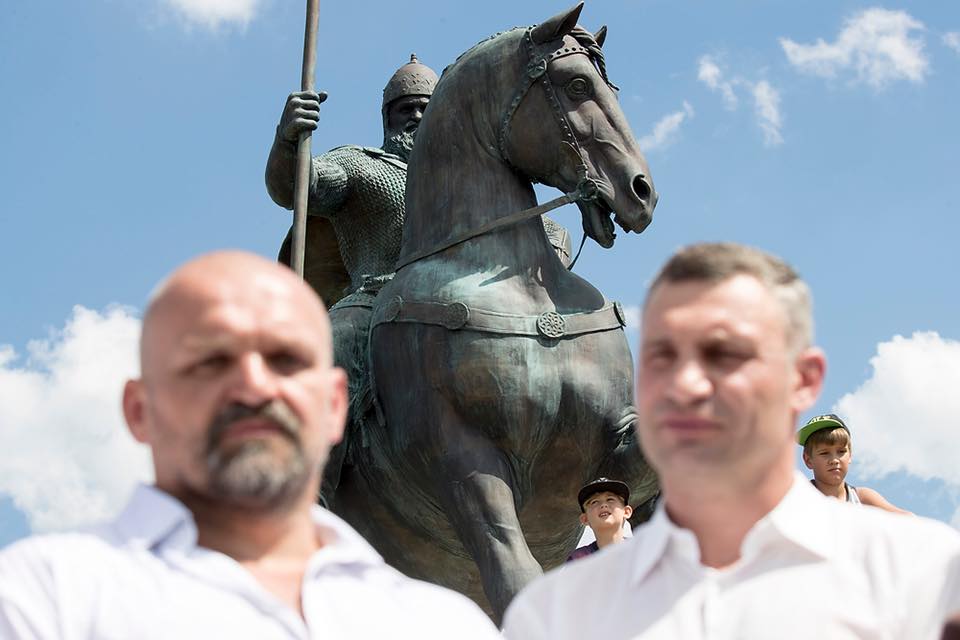 В Киеве открыли монумент Илье Муромцу — АСН