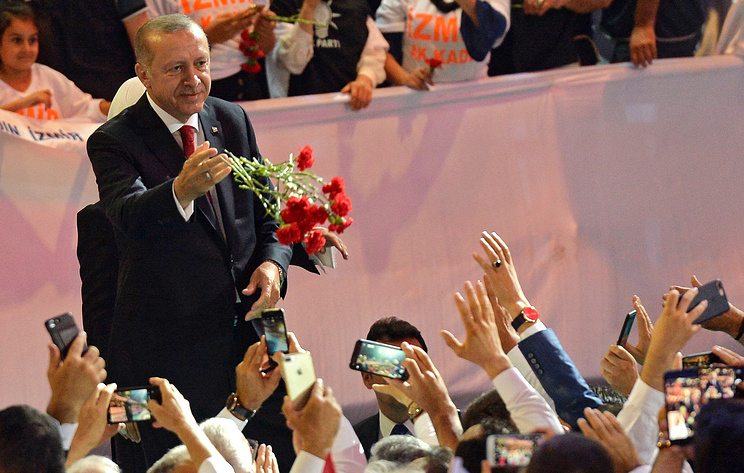 Эрдоган переизбран председателем правящей партии Турции