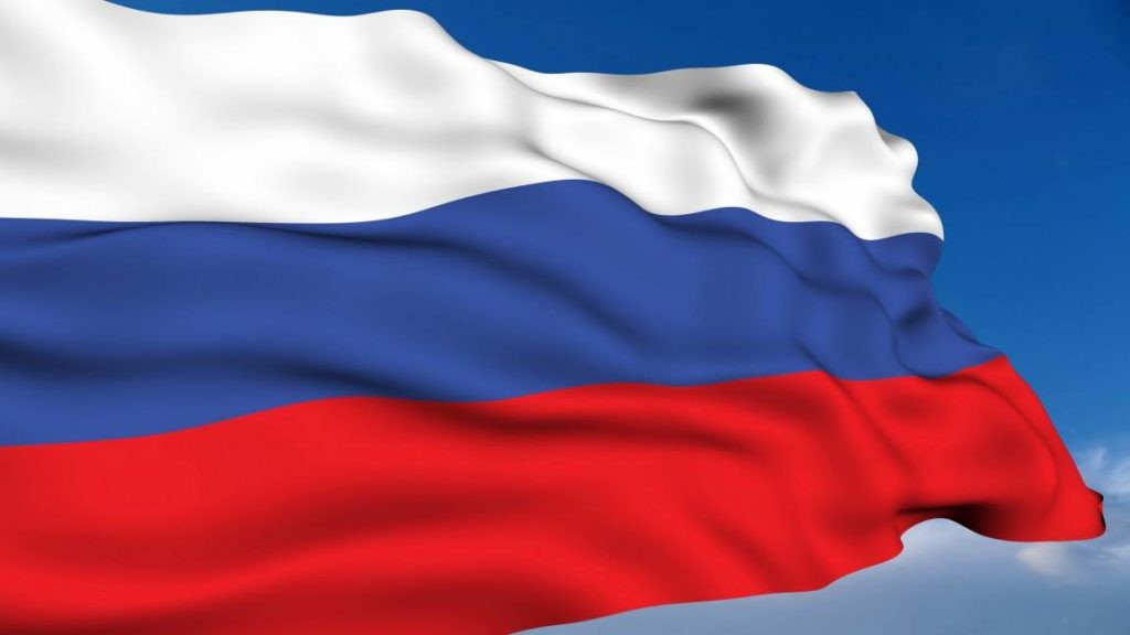 День русского флага. жители России вспомнили, что олицетворяют цвета