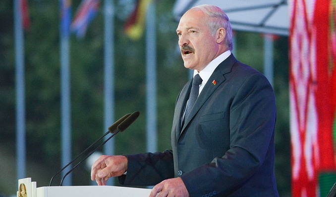 Лукашенко в первый раз вышел в свет после «инсульта»
