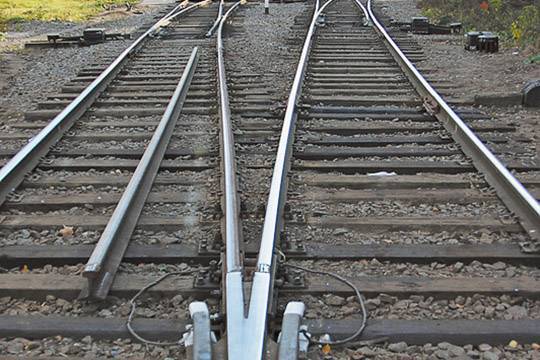 Украина рассматривает вопрос закрытия железнодорожного сообщения с РФ, — Омелян