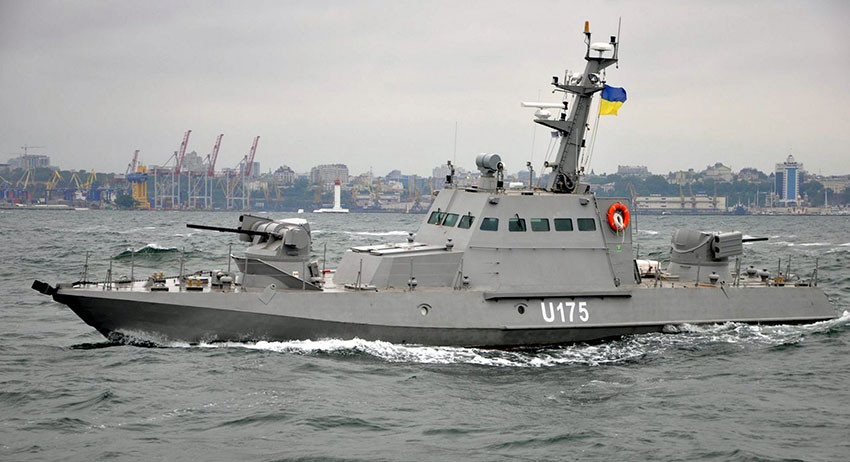 Украина начала перебрасывать бронекатера в Азовское море