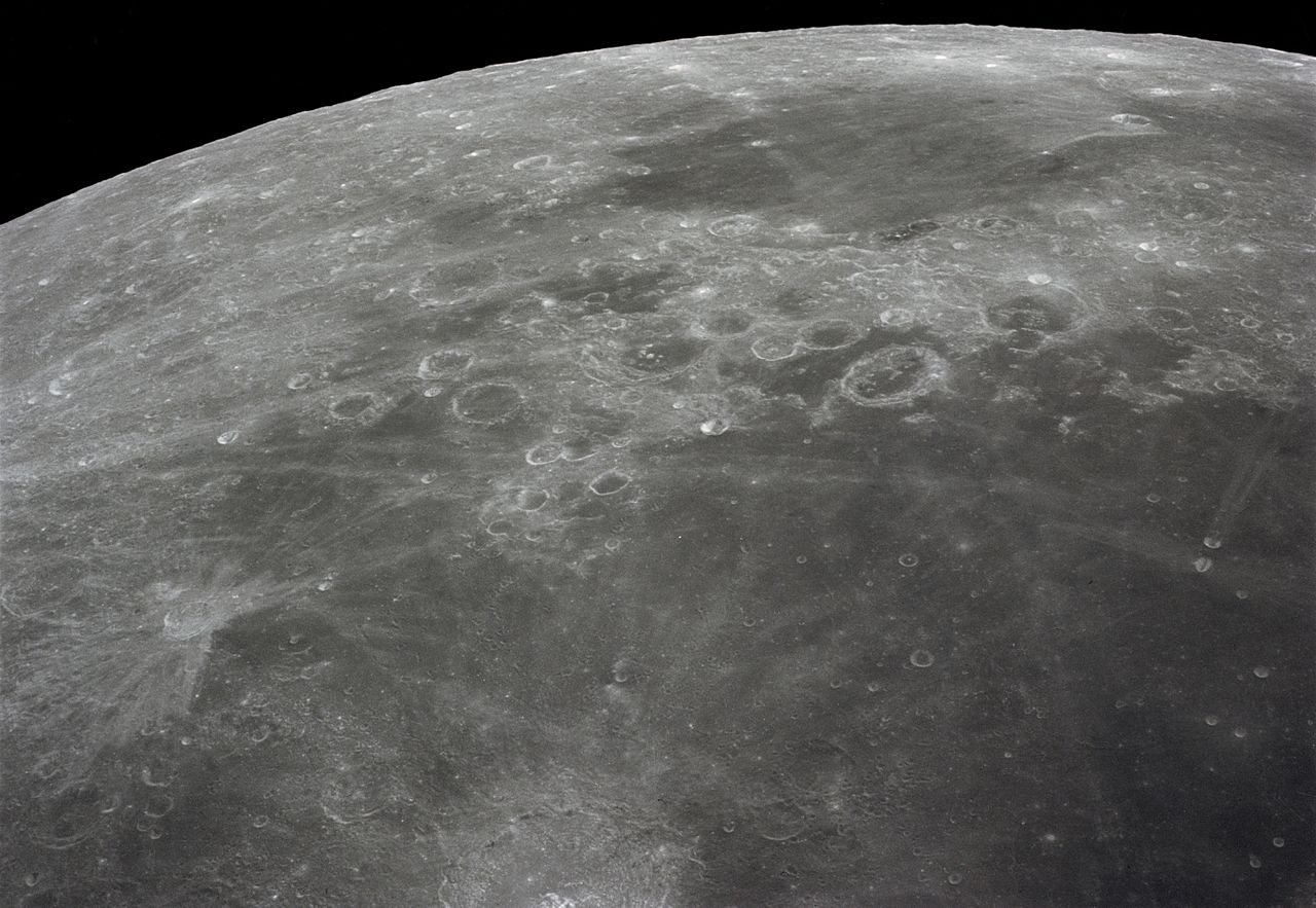 Ученые разгадали тайну происхождения узоров на поверхности Луны