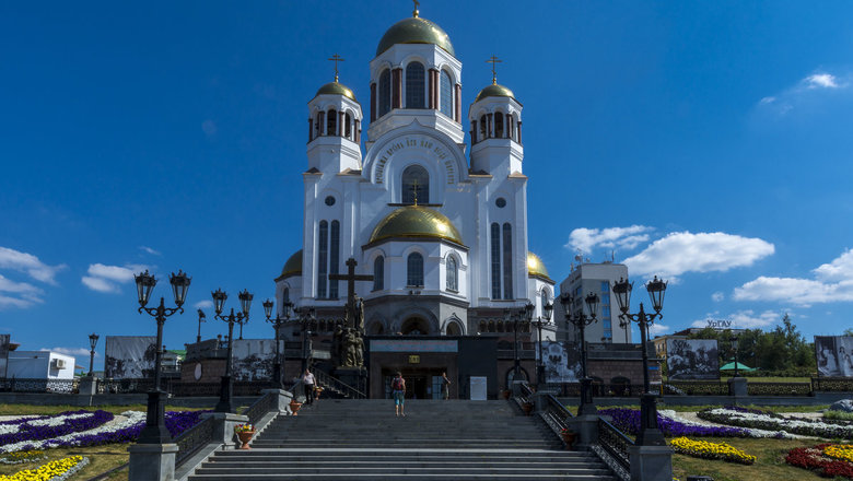 Мощи святителя Спиридона в Екатеринбурге встречали на месте расстрела царской семьи