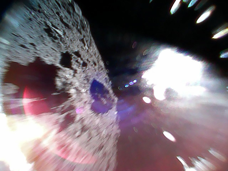 На Землю прибыли первые фотографии с астероида Рюгу