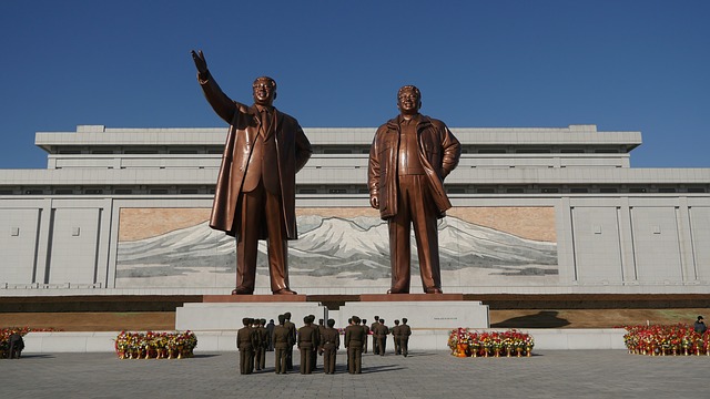 Ким Чен Ын встретил президента Южной Кореи в аэропорту Пхеньяна