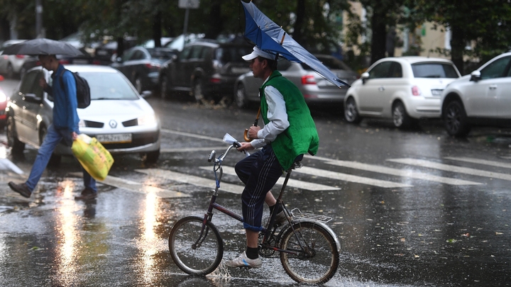Москва стоит в 10-балльных пробках из-за дождя