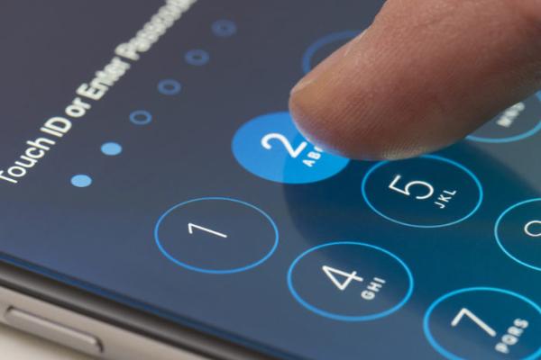 Хакеры не могут взломать iPhone на iOS 12