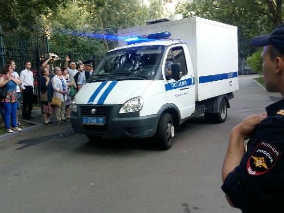 Защитник прав человека: Кокорина и Мамаева всю ночь возили по российской столице в автозаке
