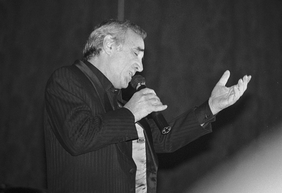 Скончался известный солист Шарль Азнавур