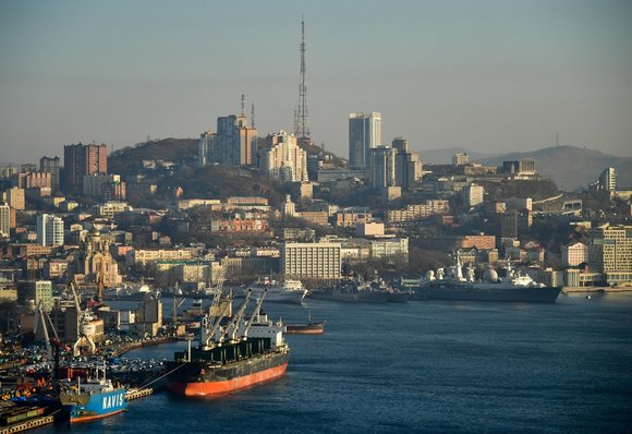 Путин перенес столицу ДФО из Хабаровска во Владивосток