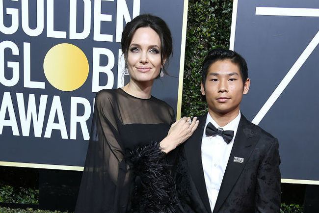 Анджелина Джоли призналась сыну, что Брэд Питт не хотел его усыновлять