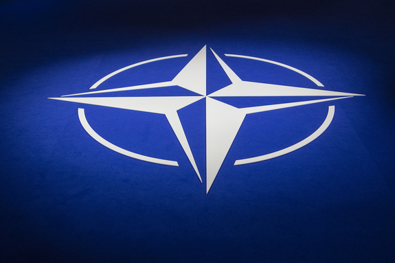 Трамп может вновь вернуться к вопросу выхода США из «обременительного» НАТО