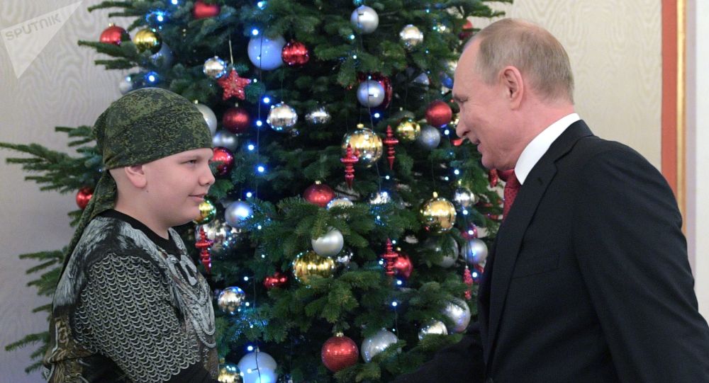 Мечтавший о рукопожатии с Путиным парень побывал в Кремле