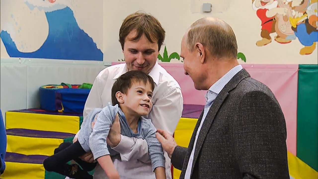 Президент посетил детский хоспис в Петербурге