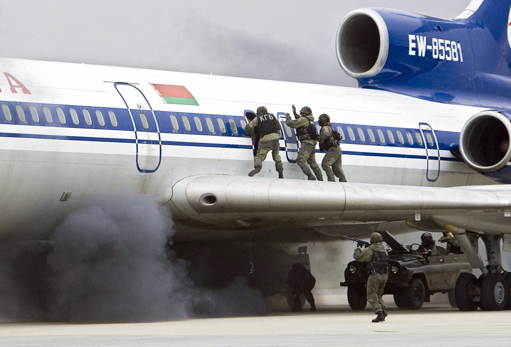 Пассажир попытался угнать самолет «Аэрофлота» в Афганистан