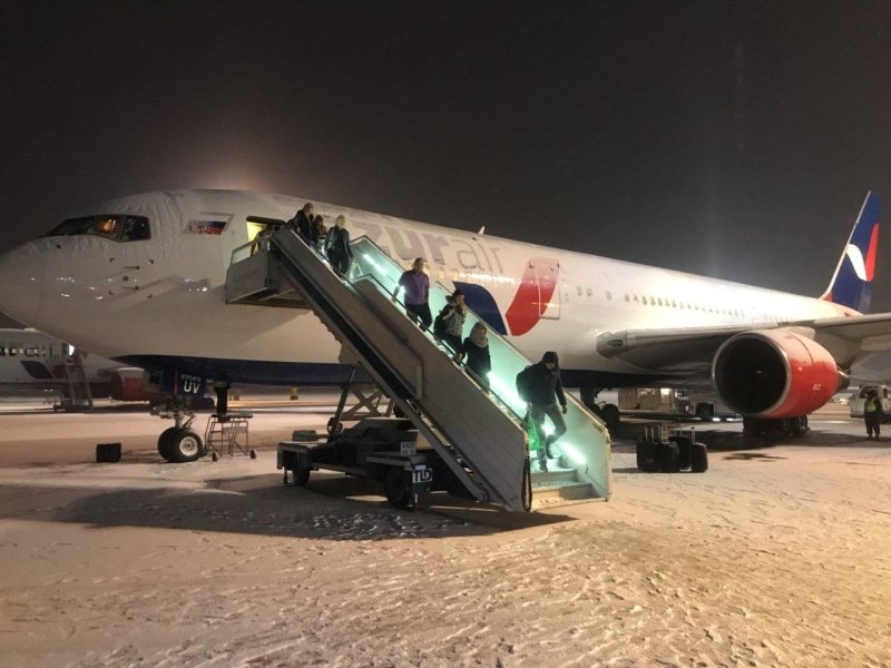 Десятки рейсов задержали в аэропортах столицы из-за снегопада