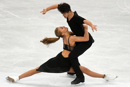 Степанова и Букин завоевали серебро ЧЕ в танцах на льду