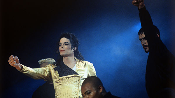Канадские радиостанции сняли с ротации песни Майкла Джексона